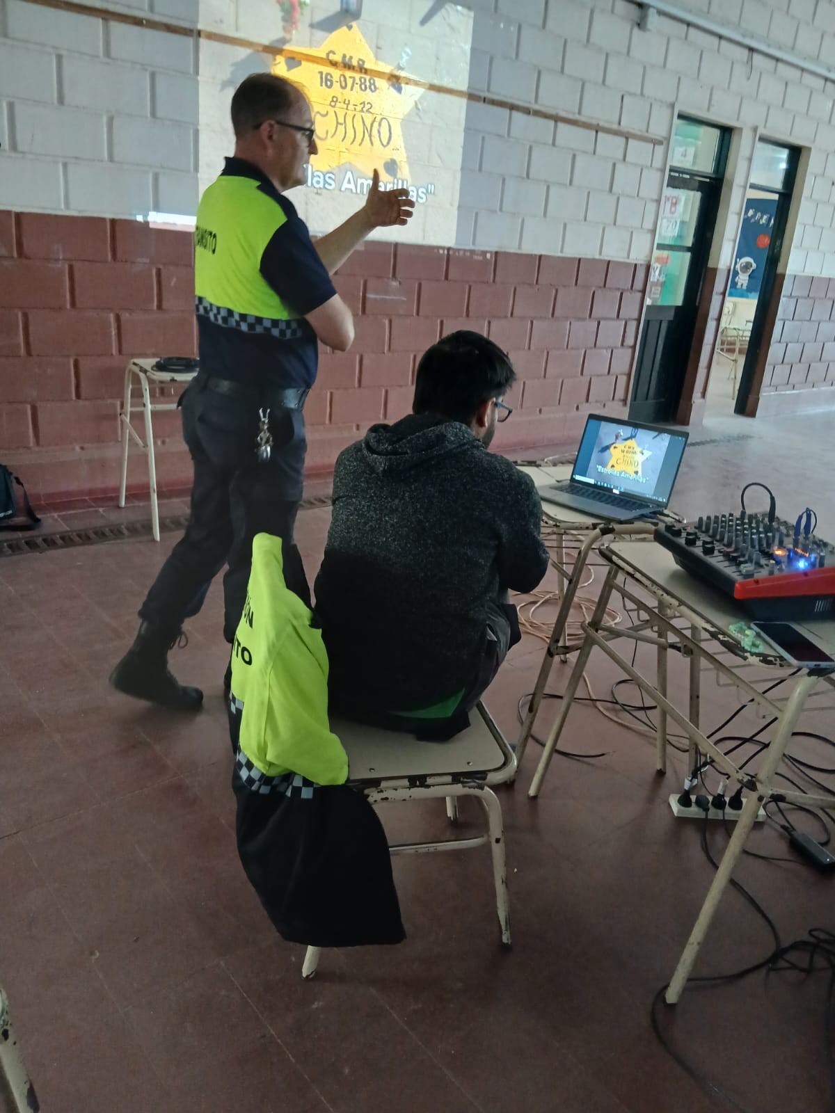 Visita de Estrellas Amarillas a YATAY TI CALLE